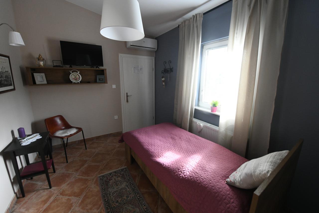 Klet Cinkus Bed and Breakfast Hrvatski Leskovac Exteriör bild
