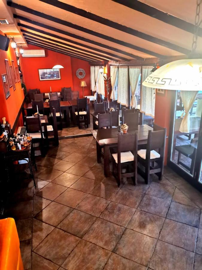 Klet Cinkus Bed and Breakfast Hrvatski Leskovac Exteriör bild